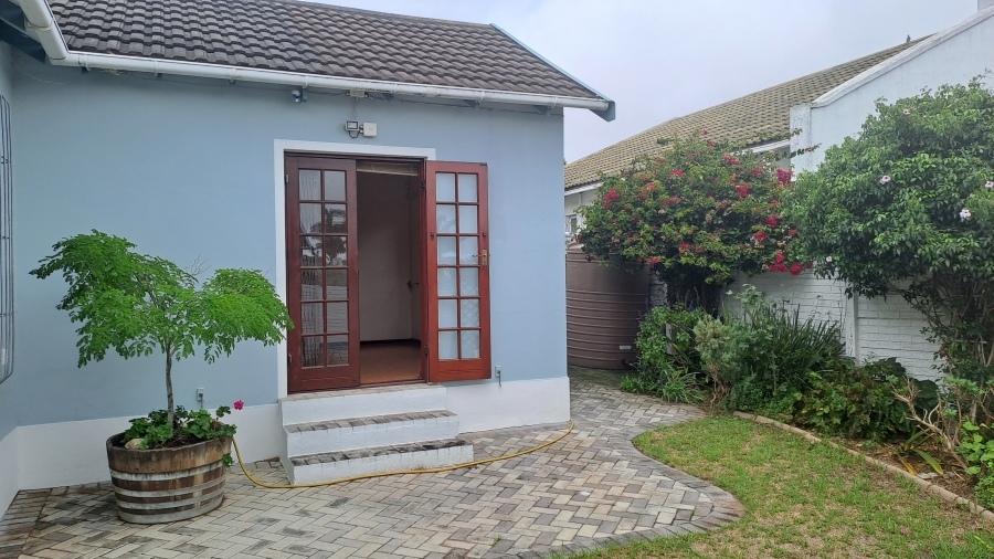 To Let 3 Bedroom Property for Rent in Miramar Eastern Cape